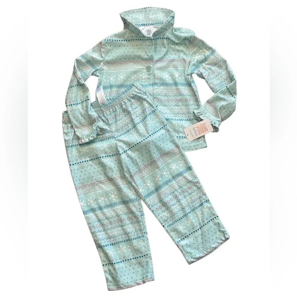 NWT Carter’s Two Piece 4T Flannel Pajamas.